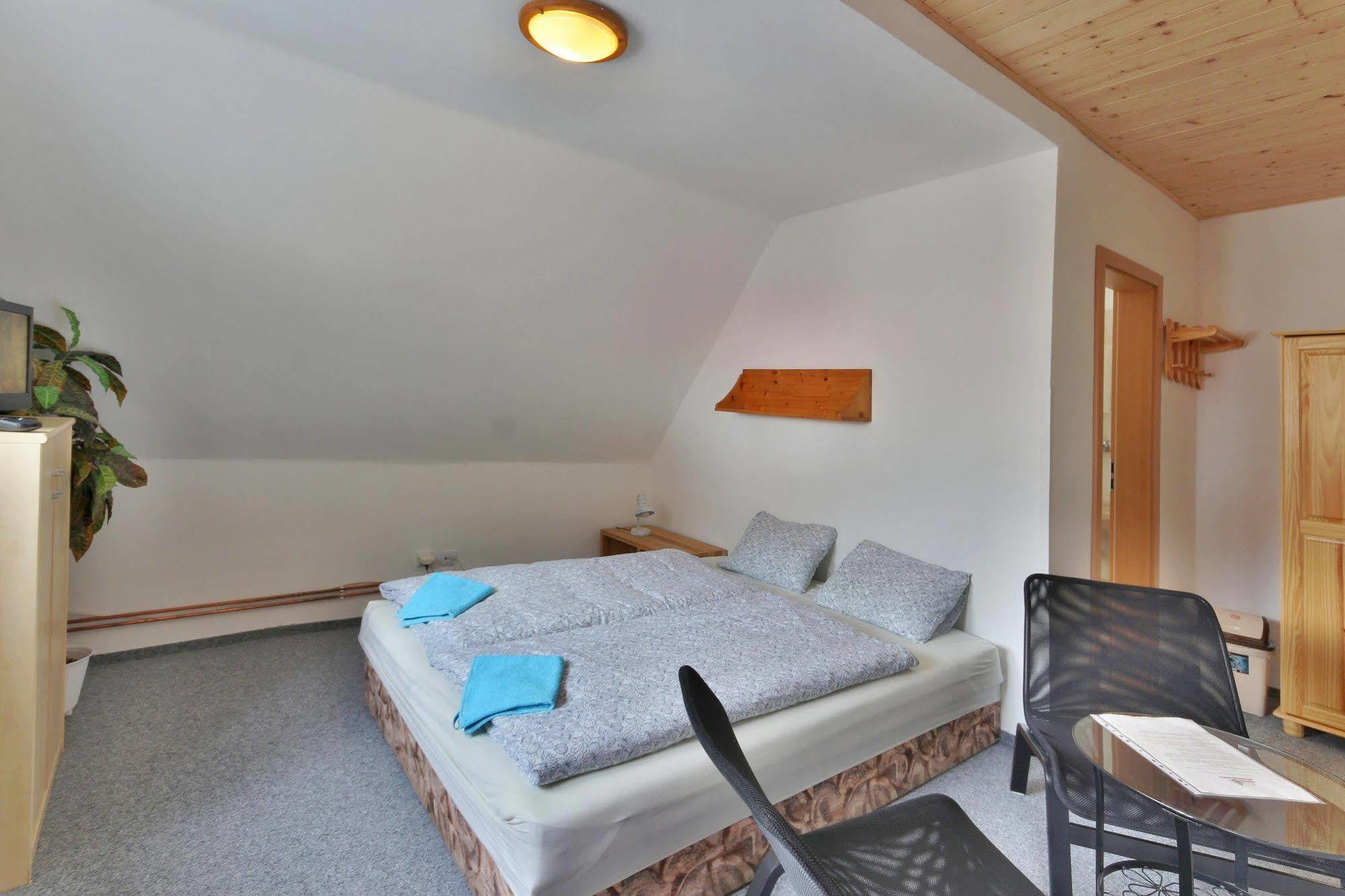 Penzion Bobesova Bouda Železná Ruda Exterior foto