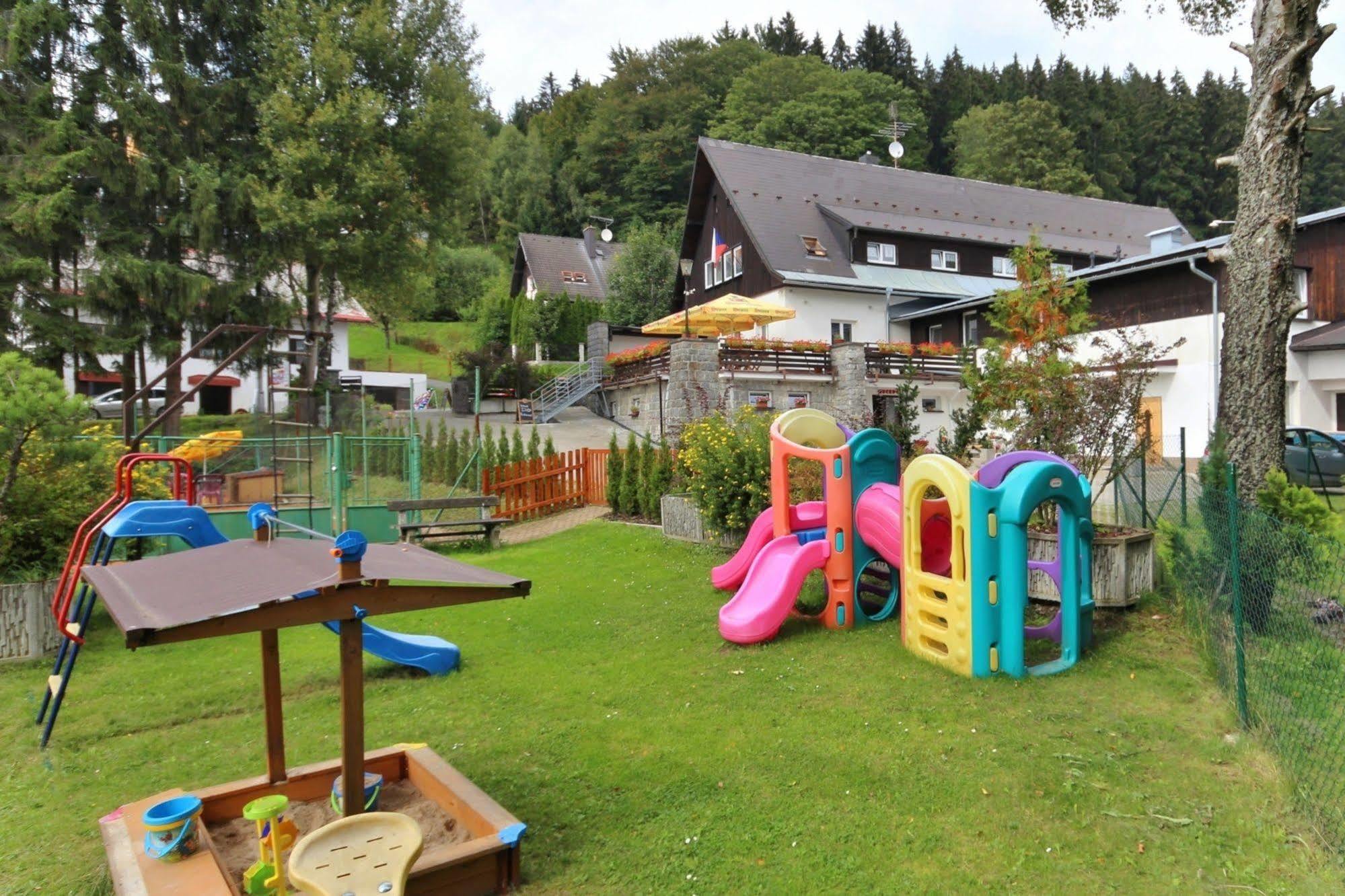 Penzion Bobesova Bouda Železná Ruda Exterior foto